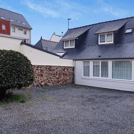 Maisonnette A 150m Du Centre-ville Et Des Commerces A - Ref 922 Villa